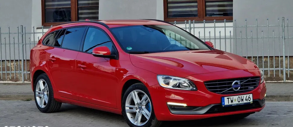 samochody osobowe Volvo V60 cena 44700 przebieg: 221000, rok produkcji 2014 z Pionki